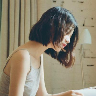 qq女生情侣头像动漫图片