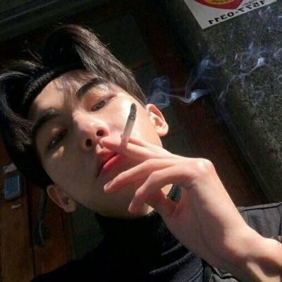 快手头像好看的qq动漫头像吸烟男生头像图片