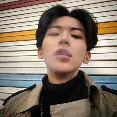 快手头像好看的qq动漫头像吸烟男生头像图片