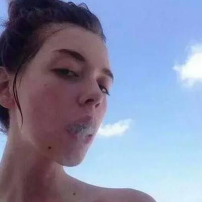 手绘古风动漫头像女生