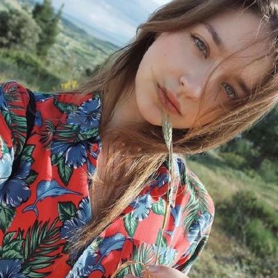 好看的二次元女生头像图片