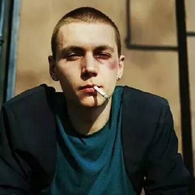 2018最潮qq头像动漫qq抽烟头像男生图片