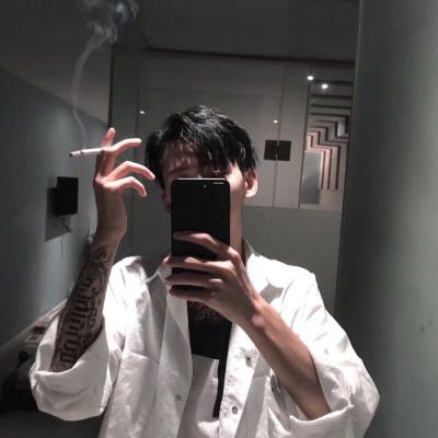 白睫毛动漫男生头像图片