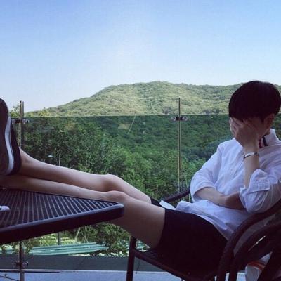 白睫毛动漫男生头像图片