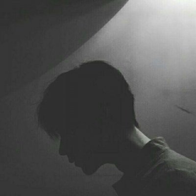 2018最潮qq头像男帅气冷酷真人男生摸猫的头像图片