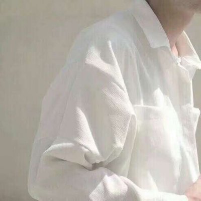 2018最潮qq头像男帅气冷酷真人男生摸猫的头像图片