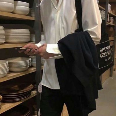 2018最潮qq头像男帅气冷酷真人男生摸猫的头像图片