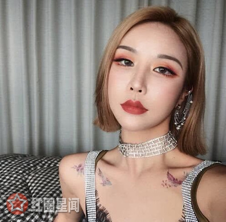 胡一天夜会红衣女子怎么回事 胡一天身陷夜会门疑似恋爱图片
