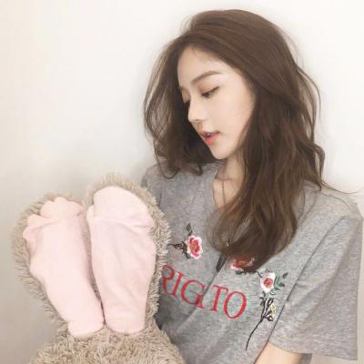 qq头像女生带黑色帽子图片