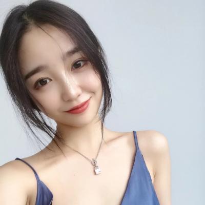 qq头像女生带黑色帽子图片