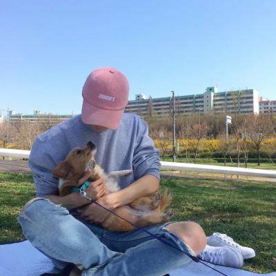 带萌宠的头像大全魔道可爱头像男生图片