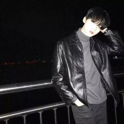 快手最火头像qq头像坐着的男生头像图片