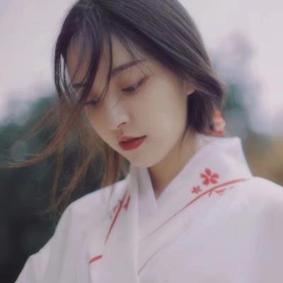 QQ头像动漫女生下身图片