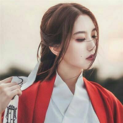 QQ头像动漫女生下身图片