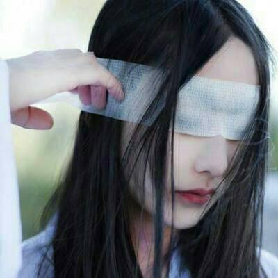 QQ头像动漫女生下身图片