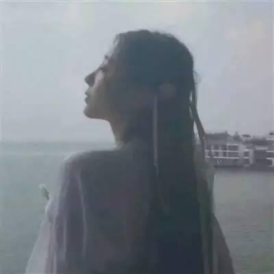 QQ头像动漫女生下身图片