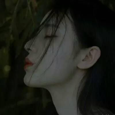 QQ头像动漫女生下身图片