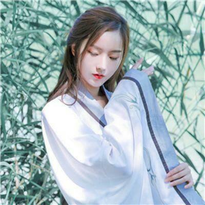 QQ头像动漫女生下身图片