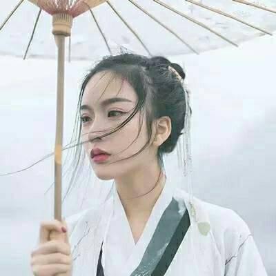 QQ头像动漫女生下身图片