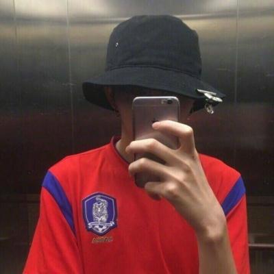 2018特别火爆的qq头像男颓废有气质的头像高清图片男生帅气霸气图片