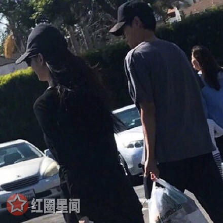 YG否认姜栋元韩孝周恋情 是亲密同事也是志同道合的饭友图片