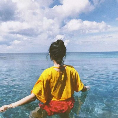 唯美背影短发女生头像图片