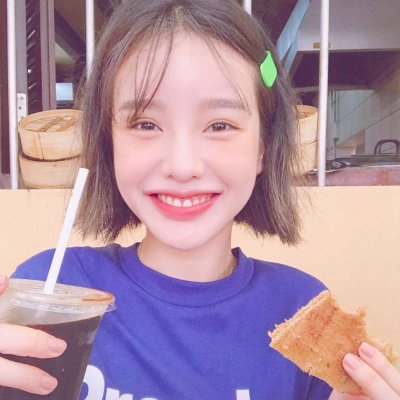 qq头像女生带字毕业季图片