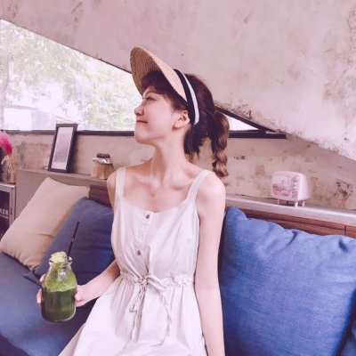 qq头像女生带字毕业季图片