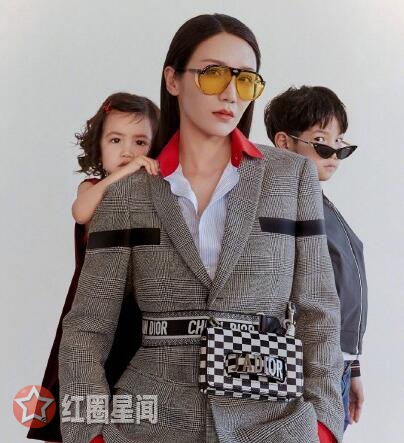 杨烁什么时候结婚的 杨烁老婆王黎雯背景不简单