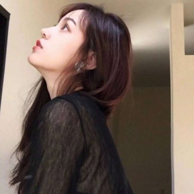 短发女生背影头像唯美图片