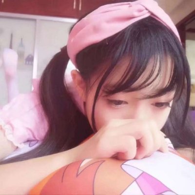 短发女生背影头像唯美图片