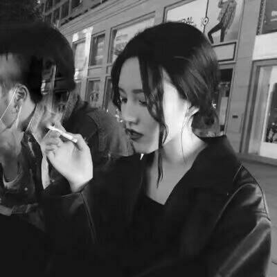 qq头像带血女生头像