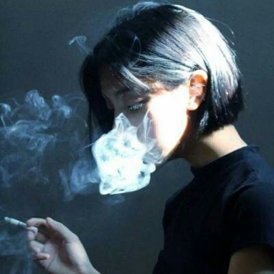 qq头像带血女生头像图片