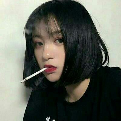 qq头像带血女生头像图片