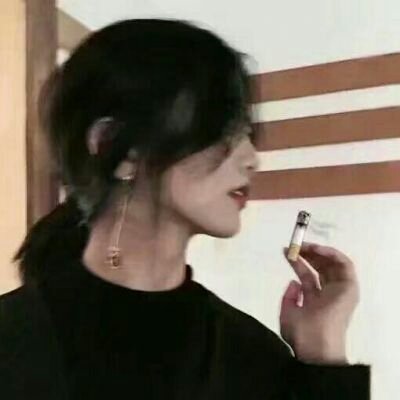 qq头像带血女生头像图片