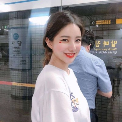 关于女生背影的qq头像图片