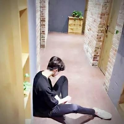 2018抖音流行图片头像男阳光少年男生帅气头像天空图片