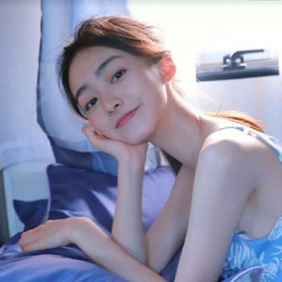 女生拿手机的霸气头像图片
