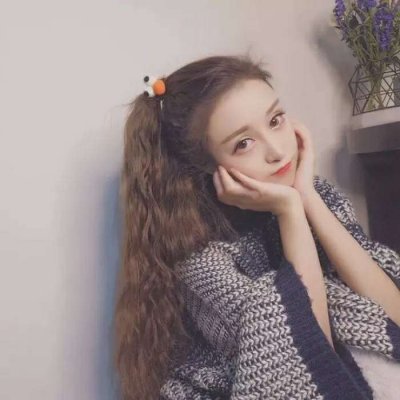 女生拿手机的霸气头像图片