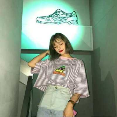女生拿手机的霸气头像图片