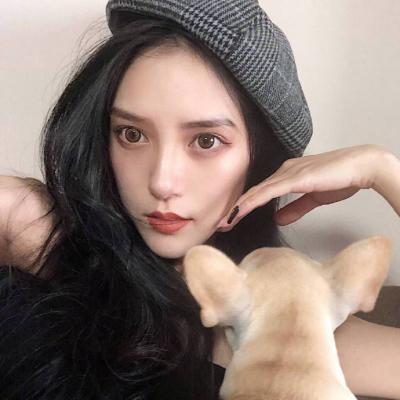 女生白底简约动漫头像图片