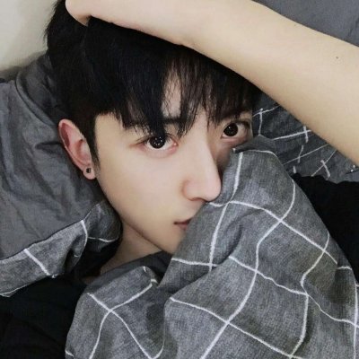 阳光帅气秋天男生伤感背影头像图片图片