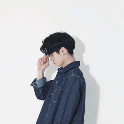 阳光帅气秋天男生伤感背影头像图片图片