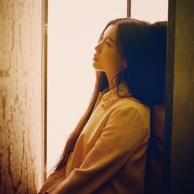戴眼镜的学霸女生头像图片
