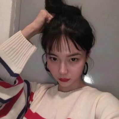 戴眼镜的学霸女生头像图片