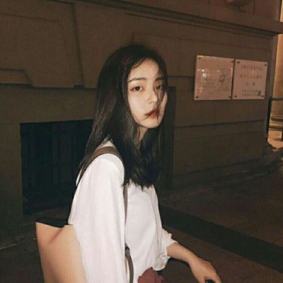 戴眼镜的学霸女生头像图片