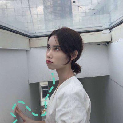 qq头像女生动漫剪刀手图片