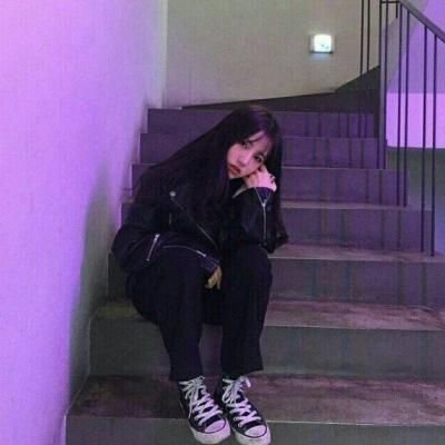 动漫女生头像闺蜜黑白图片