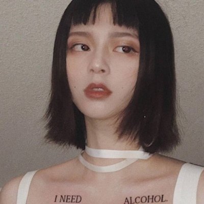 动漫剪刀手的头像女生图片