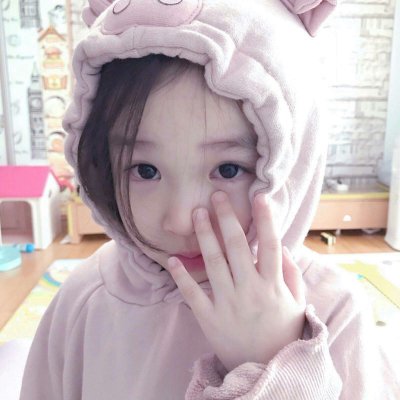 qq头像女生可爱剪刀手图片